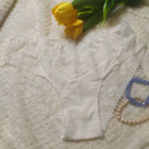 Figi ecri bawełniane z koronką