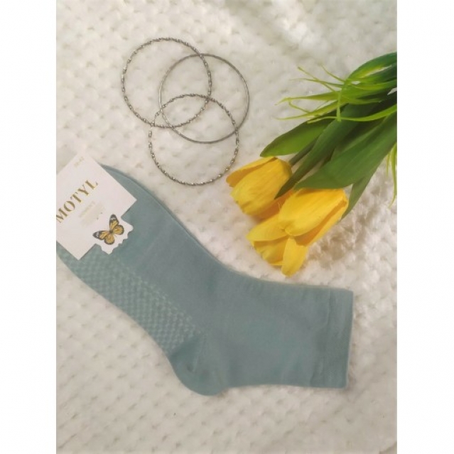 Jak dobrać skarpetki damskie w zależności od stylizacji?