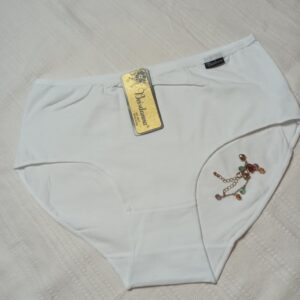 Majtki damskie bawełniane w kolorze białym.