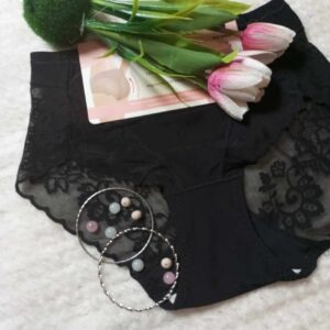 Majtki modelujące pośladki.