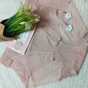 Majtki modelujące pośladki.