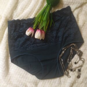 Majtki z koronką - duży rozmiar