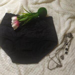 Majtki z koronką - duży rozmiar