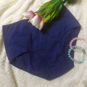 Majtki z wysokim stanem.