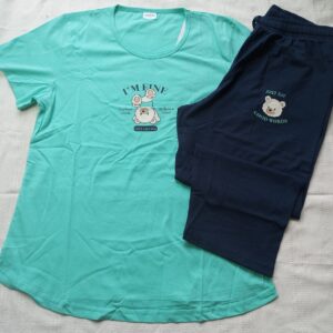 Piżama damska letnia bawełniana z krótkim rękawem i 3/4 spodniami.