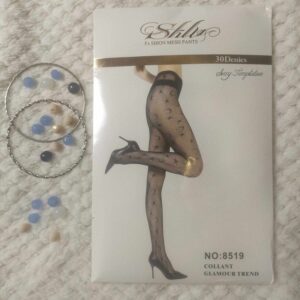 Rajstopy czarne wzorzyste.