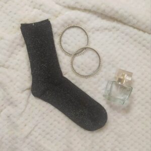 Skarpetki ze srebrną nitką.